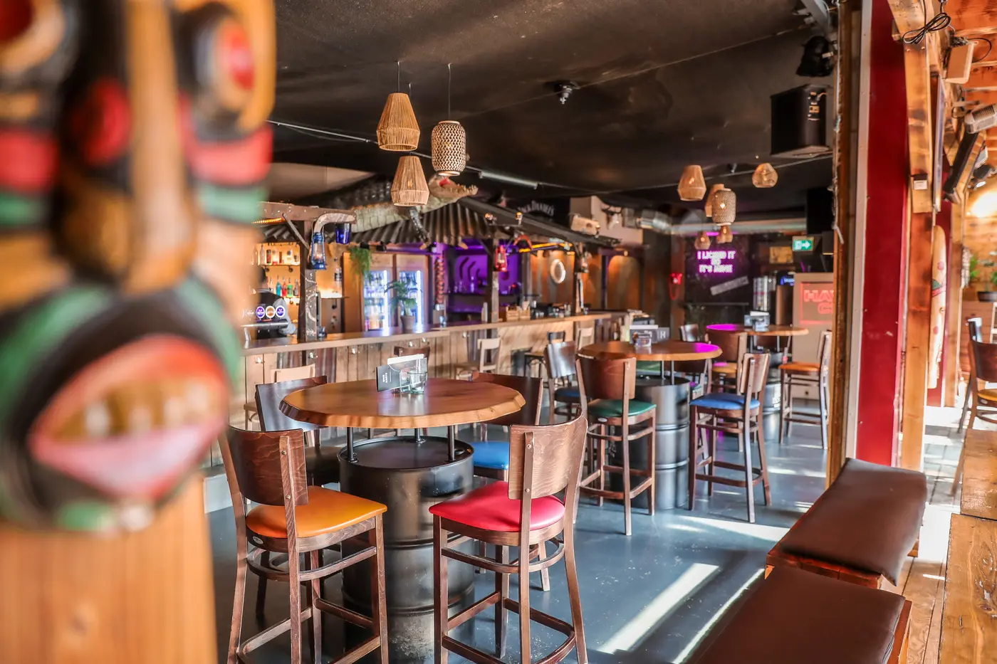Totem in der Boomerang Bar